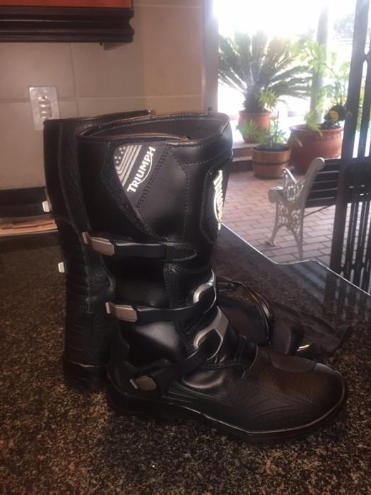 Triumph Size 10 Mens Boots