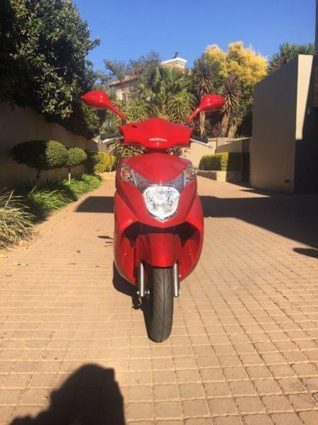 2015 Honda Elite scooter