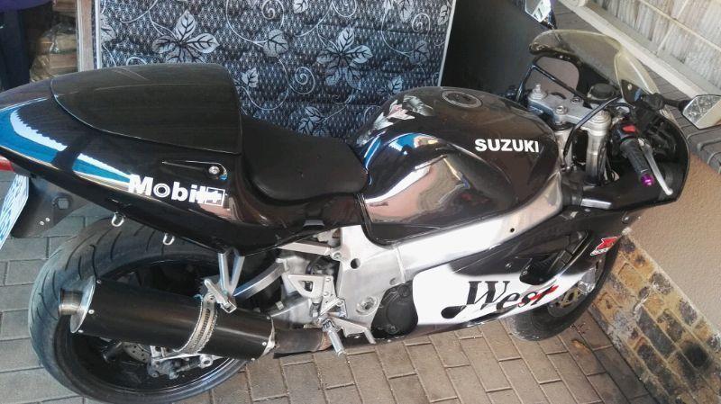 Suzuki gsxr 750