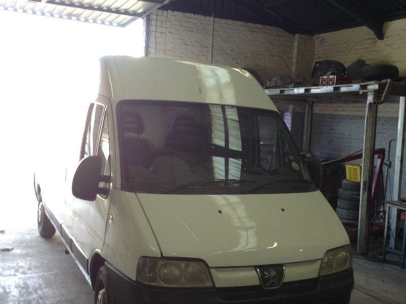 Peugeot boxer high roof panelvan