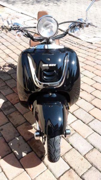 Big Boy Rivival 150 scooter showroom condition