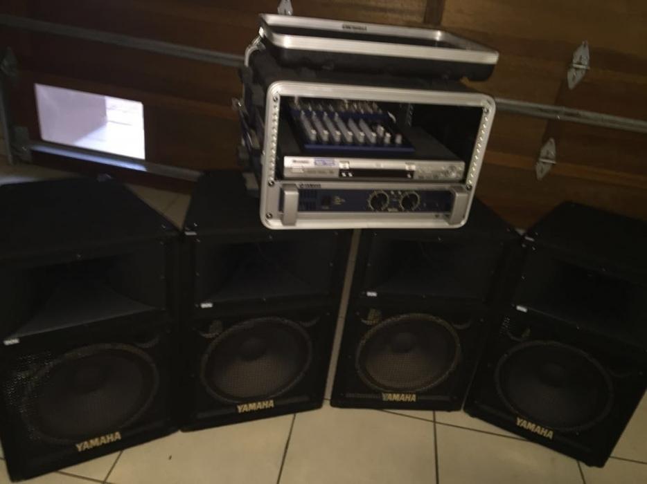 4x yamaha speakers. 1x P3500s power amplifier. 1x mixer. 1x pioneer dv