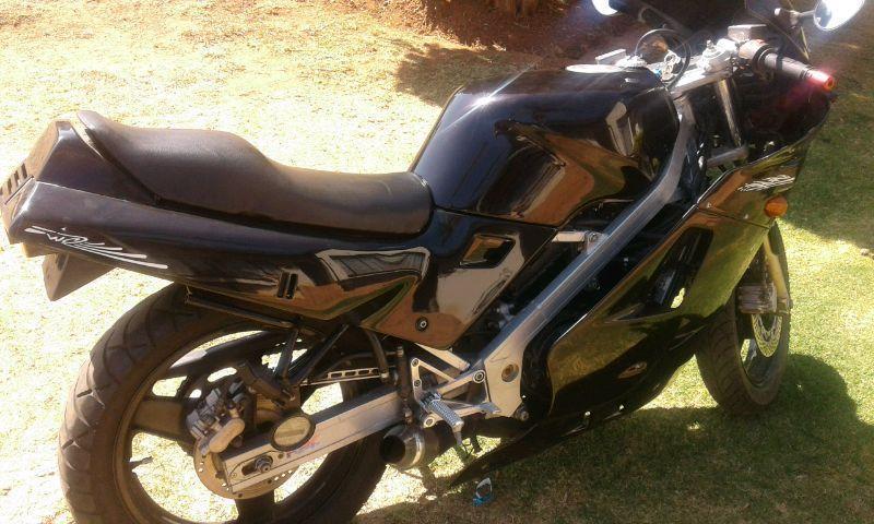 Honda vfr 400 nc 21