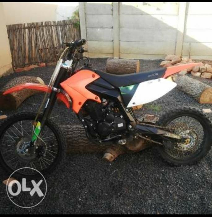 Pit bike 250 large with electric start