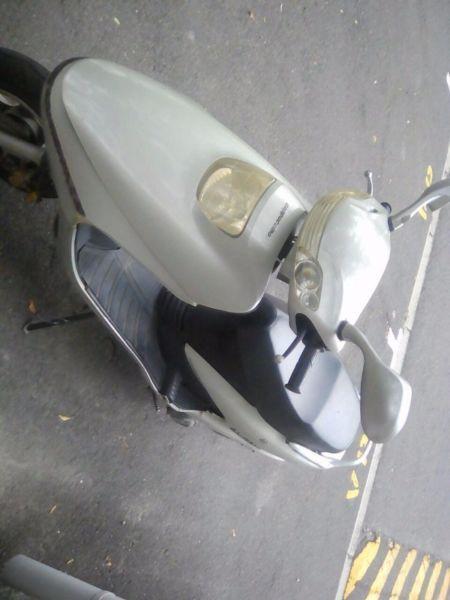MotoMia Scooter
