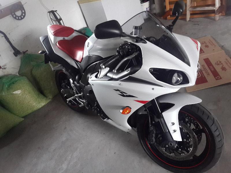 Yamaha YZF-R1
