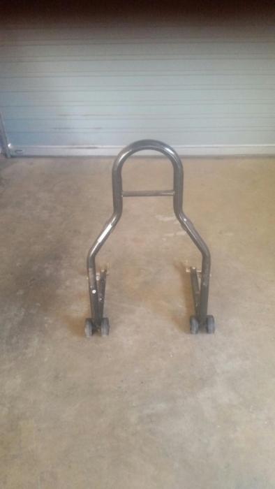 Bike stand and original ZX10 Exhaust