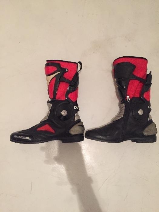 Road, track, motorcycle boots