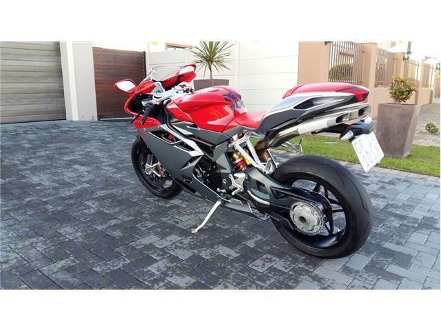 HURRY COLLECTORS!! 2013 MV AGUSTA F4R 1000 WITH 195HP LIKE NEW !!