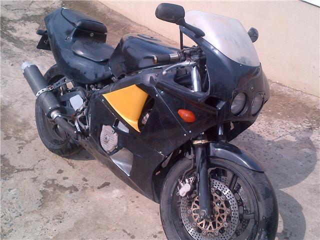 URGENT SALE:HONDA CBR 400 LIECENSED R22 000 @ BIKES