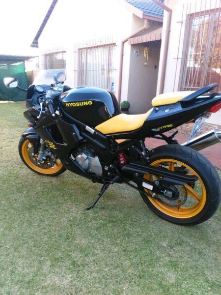 2005 Hyosung GT650R for sale