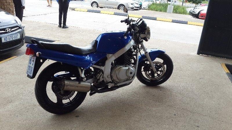 2000 Suzuki GS