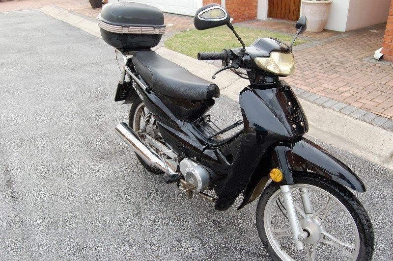 Vuka HJ110 scooter