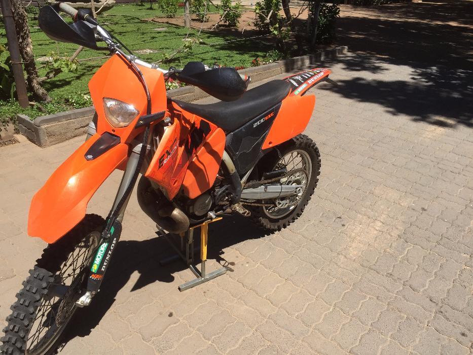 KTM EXC 200 Recently Serviced. Good deal!