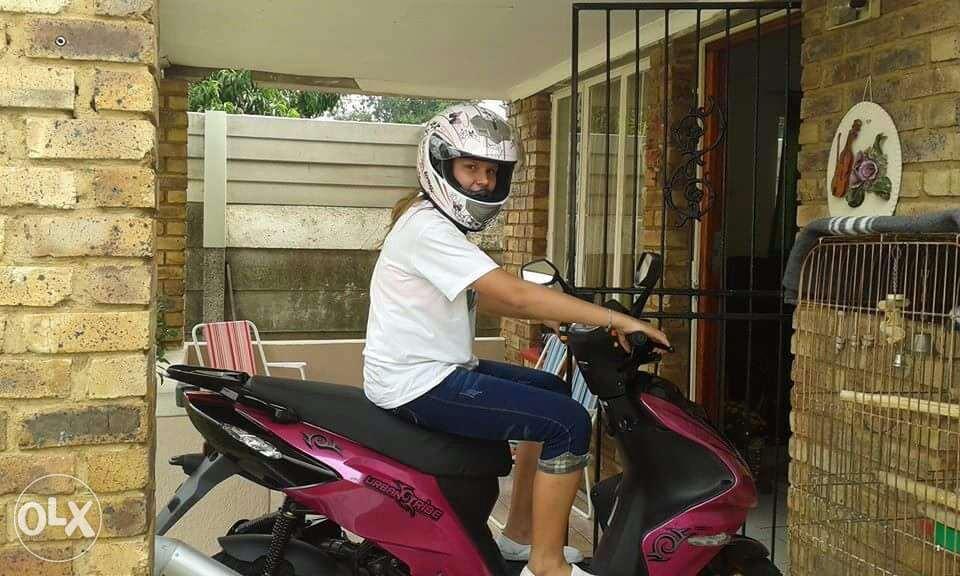Gomoto scooter