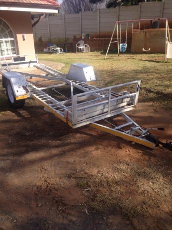 WEEKEND SALE: universal trailer R15 500 NT NEG