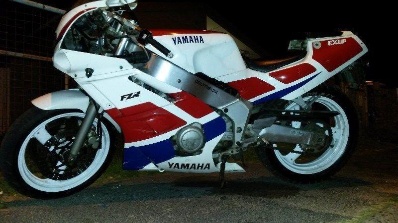 Yamaha FZR 400cc For Sale