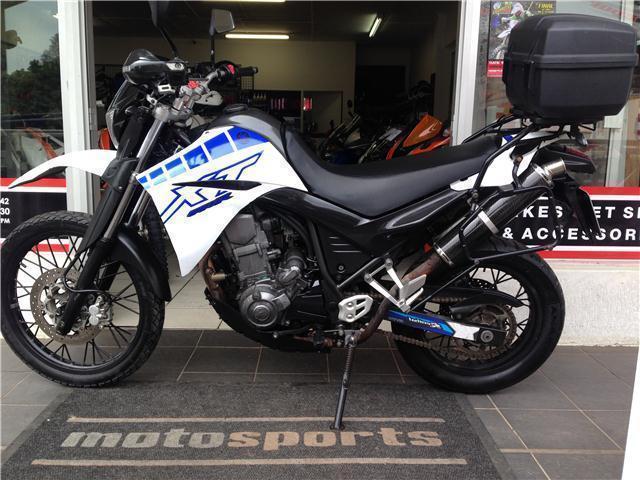 2009 Yamaha XT 660R, duel purpose