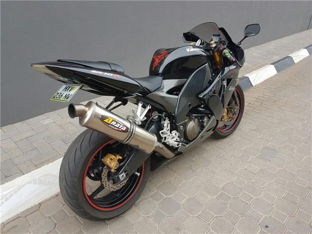 KAWASAKI ZX 10 NINJA