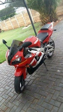 2000 Yamaha R1