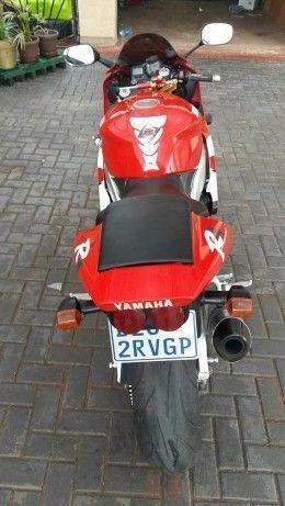 2000 Yamaha R1