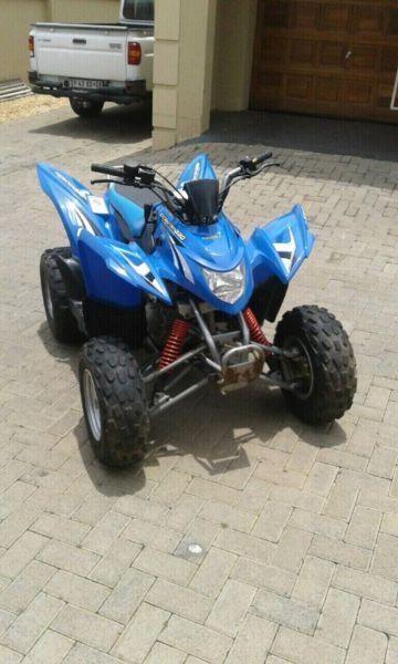 2012 automatic kawsaki quad in mint condition 220cc bargain