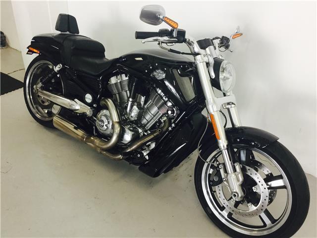 Harley-Davidson V-Rod Muscle - METALHEADS MOTORCYCLES