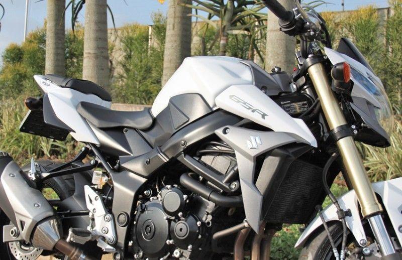 2015 Suzuki GSR 750 - END OF YEAR SPECIAL!