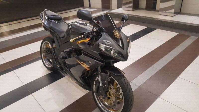 Mint Yamaha R1!!!