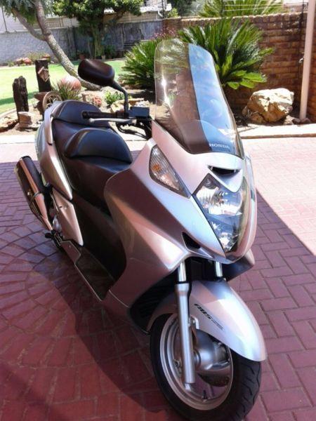 2010 Honda Silver Wing 600cc Motorcycle