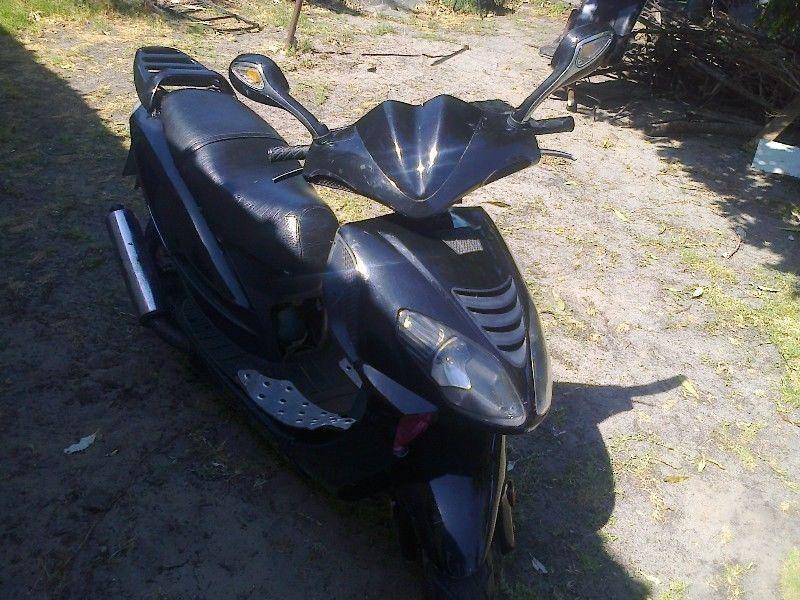 AM SELLING MY SCOOTER BIKE