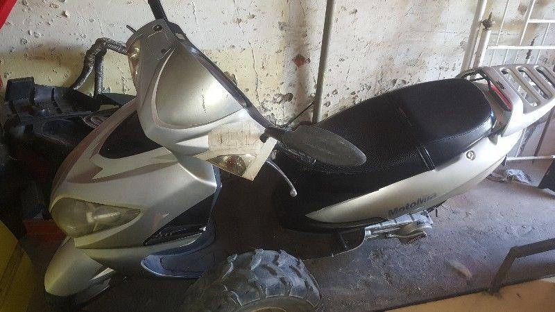 Motormia 125 scooter