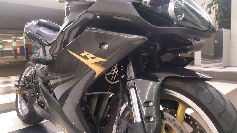Mint Yamaha R1!!!