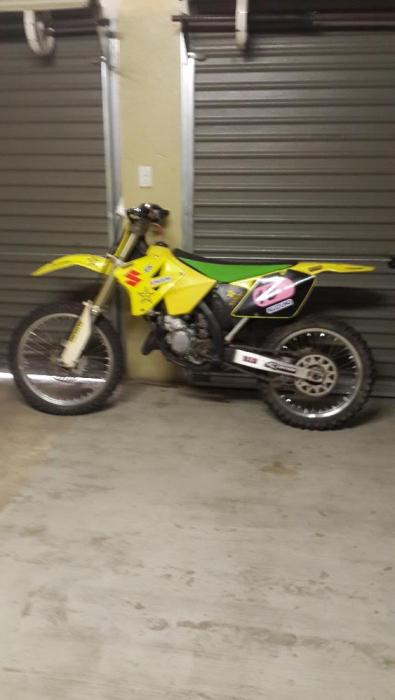 Suzuki rm 125. in excelent condition. this bike runs like a bullet