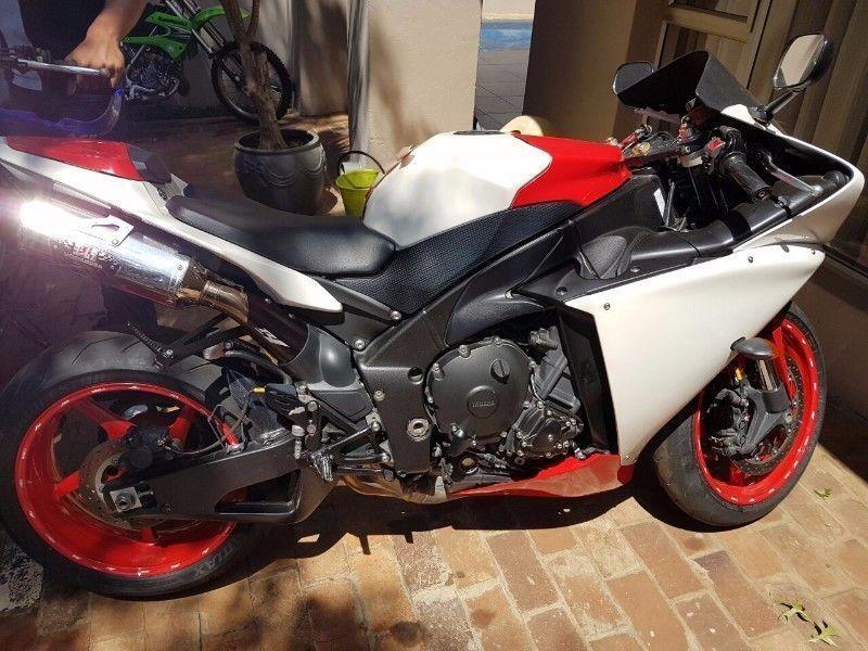2011 Yamaha YZF-R1