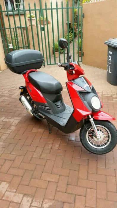 MotoMia Beretta 125 Scooter
