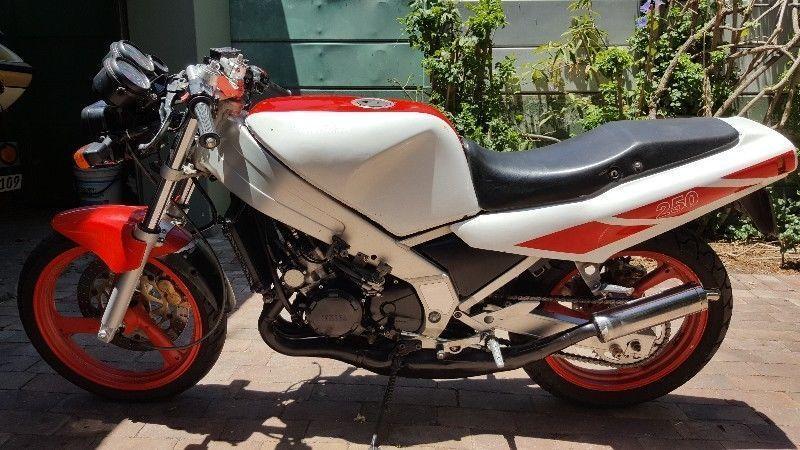 1986 Yamaha tzr 250 1kt