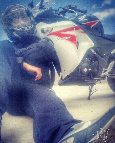 Honda cbr 250 ! 7500 km on the clock ! 2013 Has All Papers. ! LAST DAY