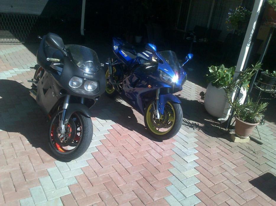 Yamaha R1 1000cc