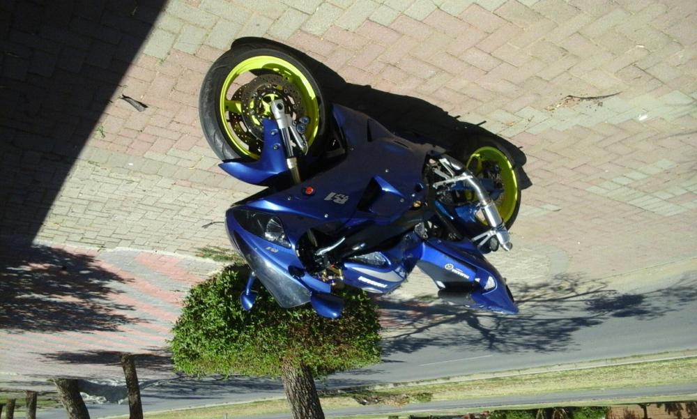 Yamaha R1 1000cc