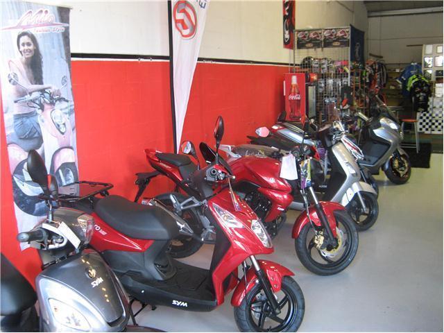 SYM SCOOTERS RANGE AT MOTOJUNCTION !! - 125cc to 600cc !! ON ROAD FEE SPECIAL ONLY R900!!