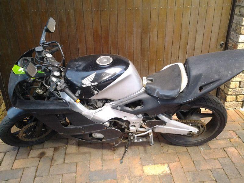 Honda cbr 400