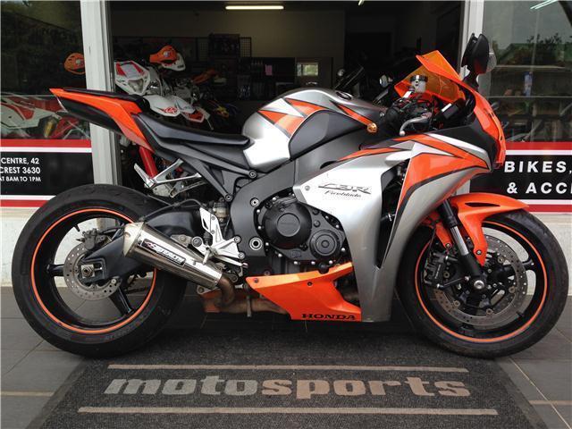 Honda CBR 1000 RR Fireblade, cbr1000rr. ***NOW*** R 94,990 / WAS R 108,990