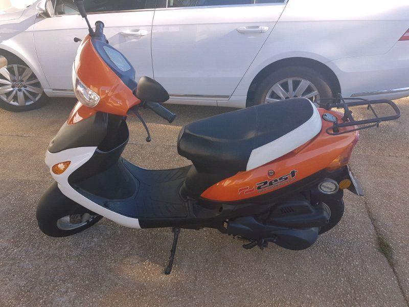 Zest Scooter 125 cc