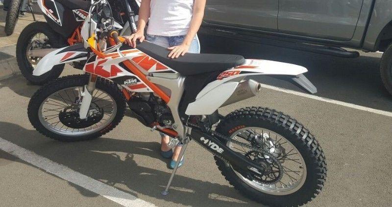 2015 KTM Freeride with all the extra's