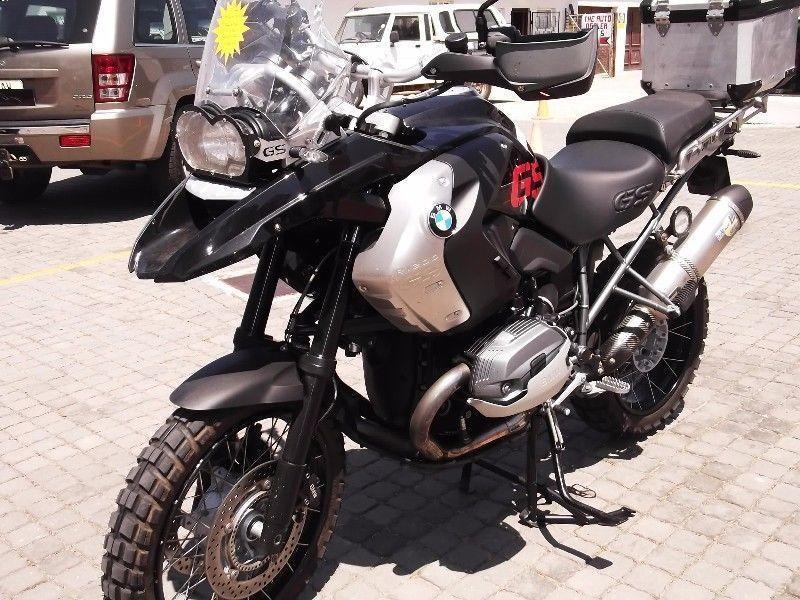 BMW R1200GS Triple Black ????? The 2Wheelers den, Of Course !!!!!