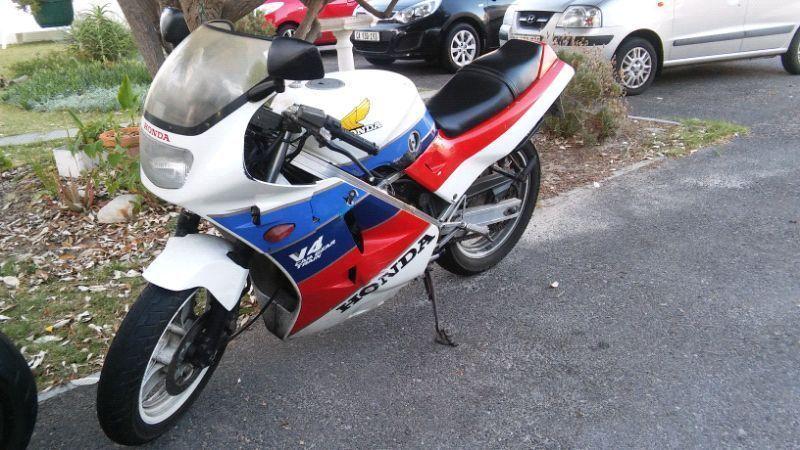Honda VFR 400 Nc21