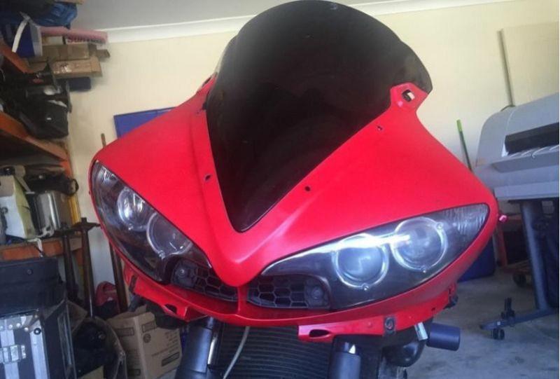 03 Yamaha r6 for sale runs with papers sold as is