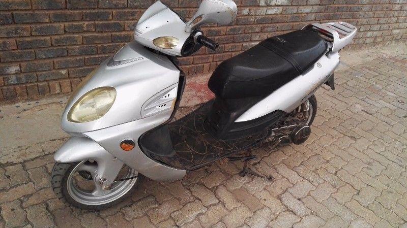 Conti Starshower CS 125 TS Scooter R2500.00