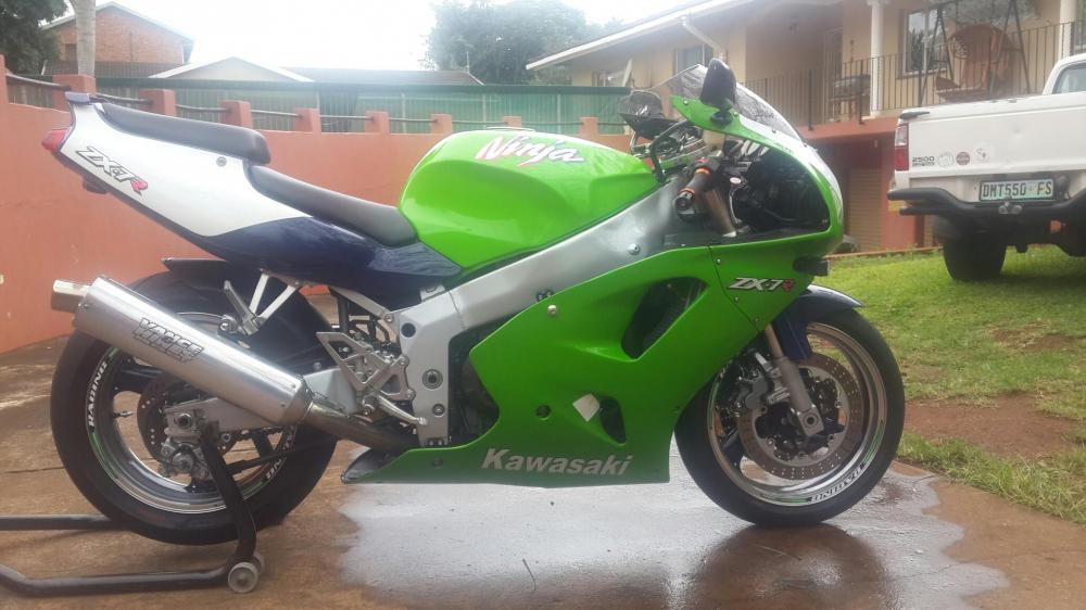 Kawasaki Zx 7 super clean ,show room conditions